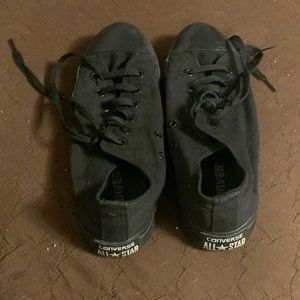 Lightly used black converse shoes
